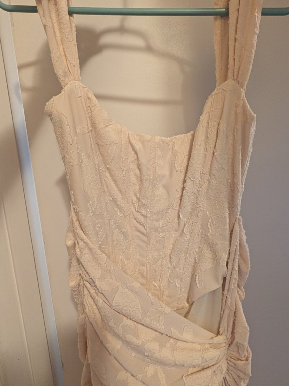 House of CB London Cesca Cream Textured Lace Dress - Picture 2 of 9